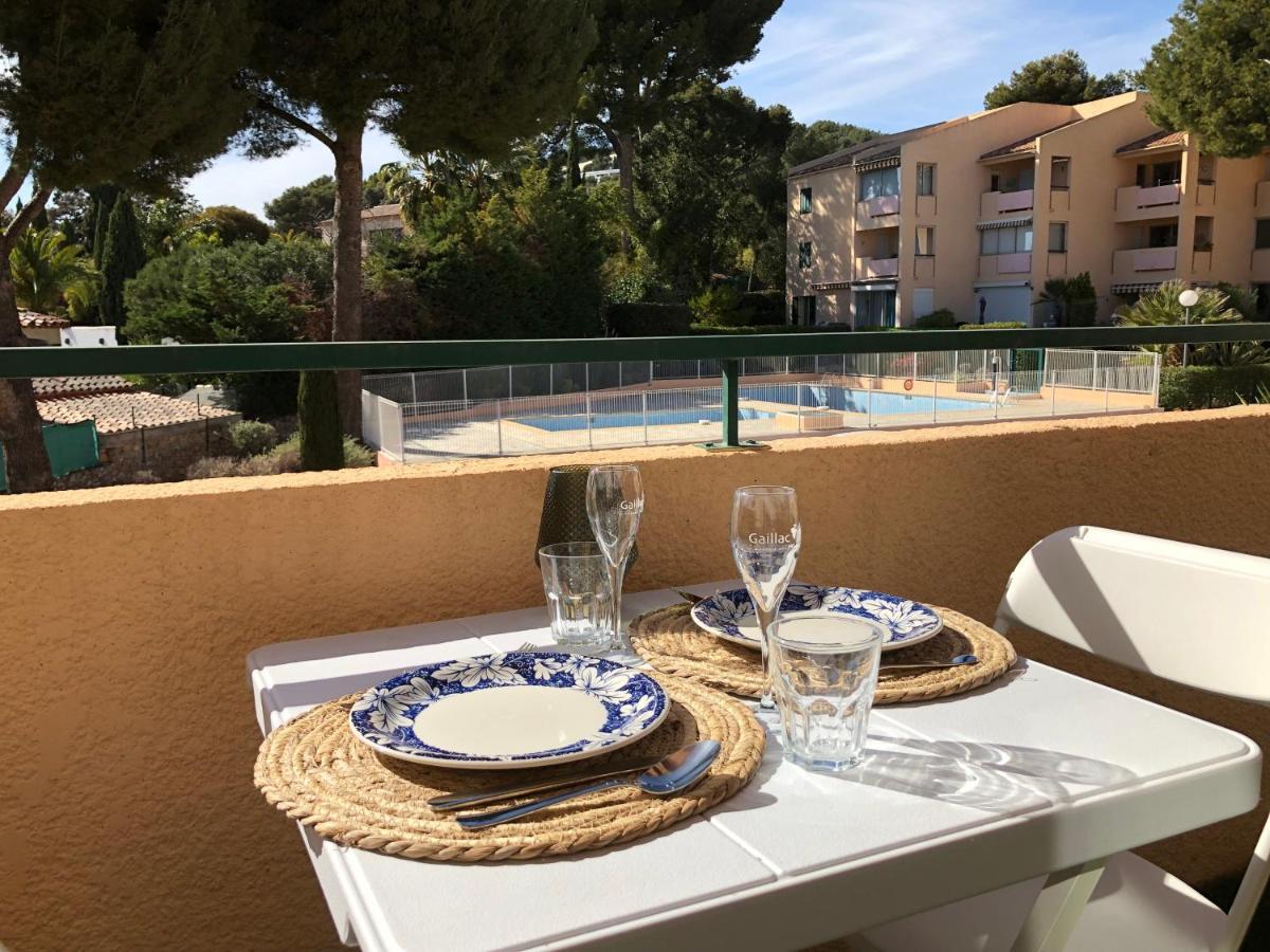 Studio Avec Terrasse Et Piscine Bandol Exterior photo