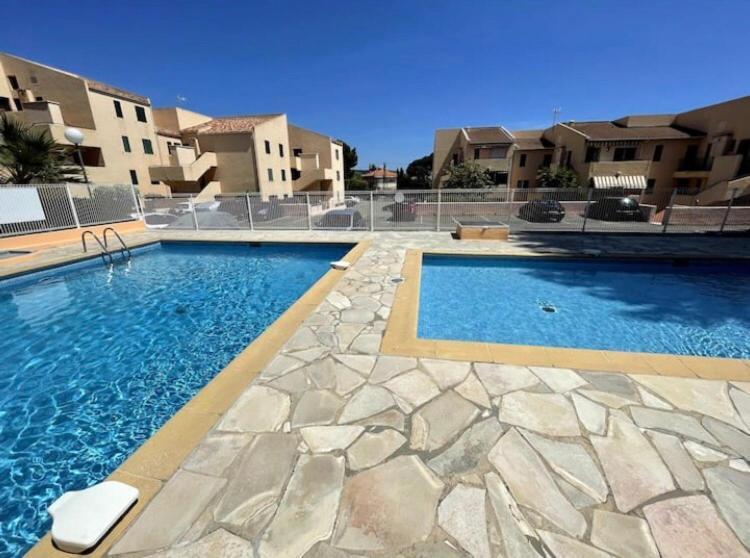 Studio Avec Terrasse Et Piscine Bandol Exterior photo